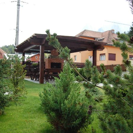 The Ghetto Hotel Buşteni Værelse billede