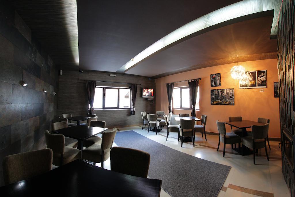 The Ghetto Hotel Buşteni Eksteriør billede