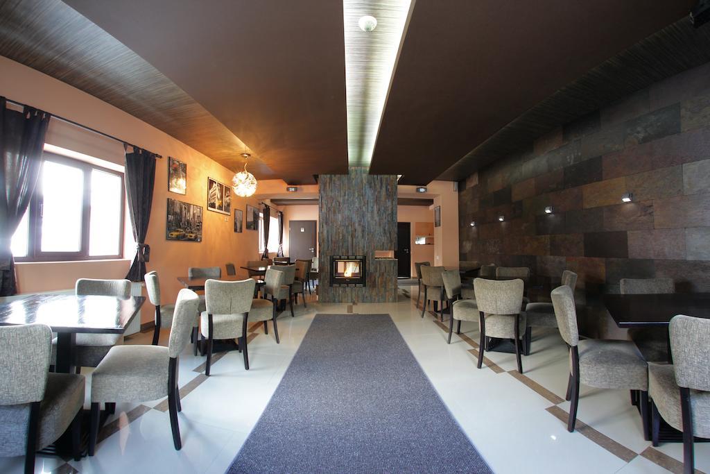 The Ghetto Hotel Buşteni Eksteriør billede