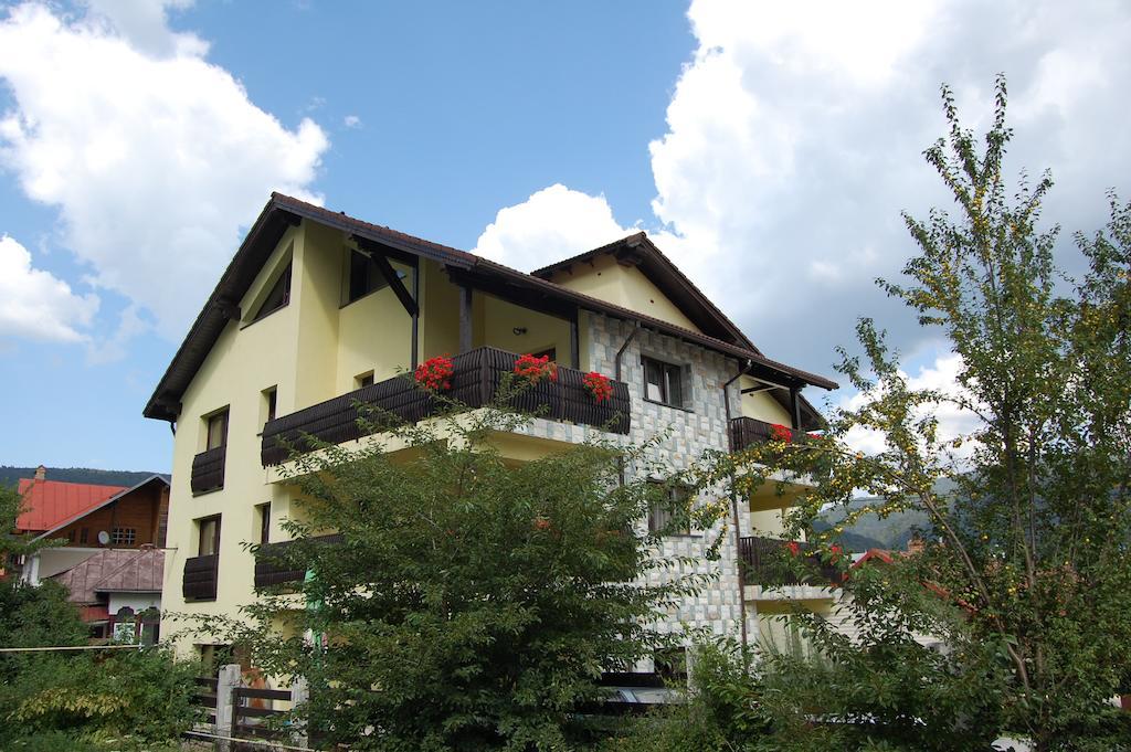 The Ghetto Hotel Buşteni Eksteriør billede