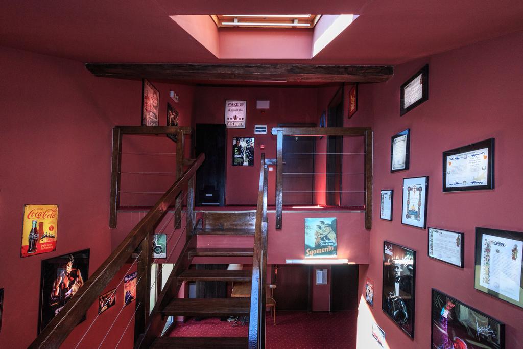 The Ghetto Hotel Buşteni Eksteriør billede