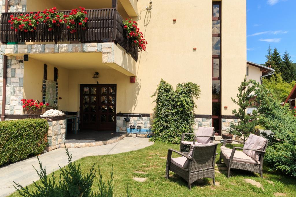 The Ghetto Hotel Buşteni Eksteriør billede